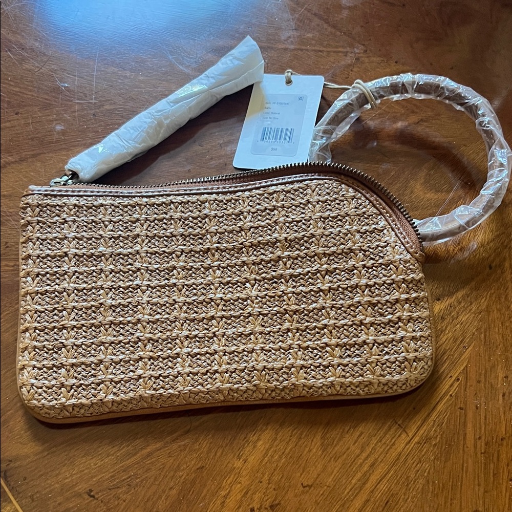 NWT Hobo Woven Tan Clutch Bag with interior slots for cards